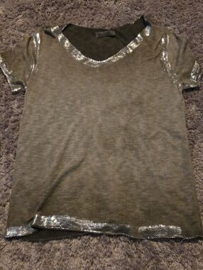 Gray Short Sleeve V-Neck Tee with Silver Trim
